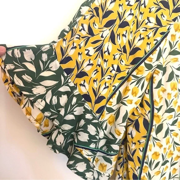 Democracy Floral Short Sleeve Split Hem Top Size Small - Picture 12 of 14